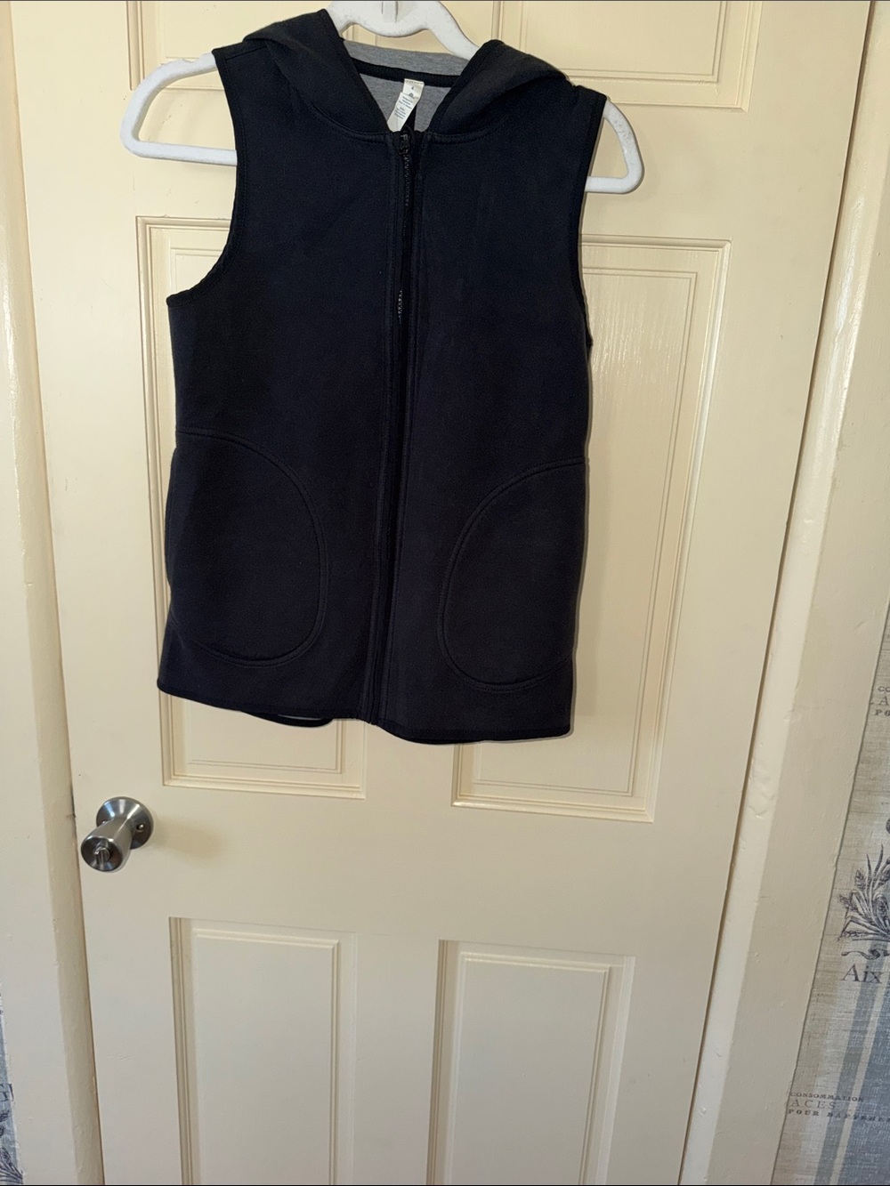lululemon athletica Girls' Black Sleeveless Hooded Zip Vest